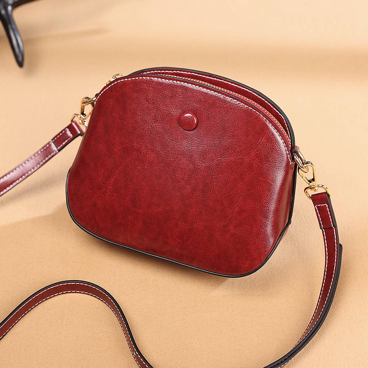 WOMEN WAXED LEATHER SHOULDER BAG_CWAB2667