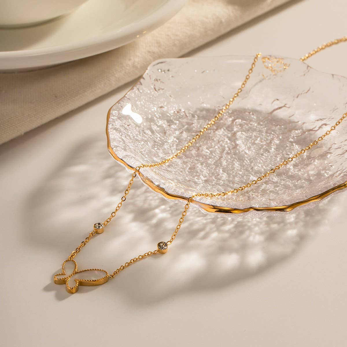 NEW BUTTERFLY DIAMOND NICHE LUXURY NECKLACE