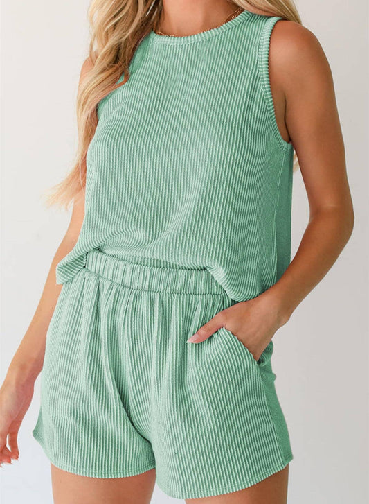 Twisted sleeveless vest, shorts and striped suit