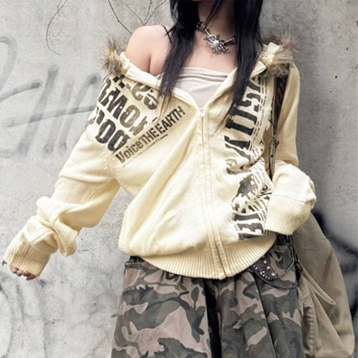 JUNK-STYLE VINTAGE PRINT HOODIE WITH FURRED HEM