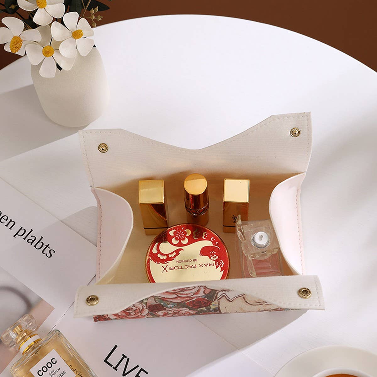 NEW HOUSEHOLD CUTE CARTOON RABBIT TISSUE BOX