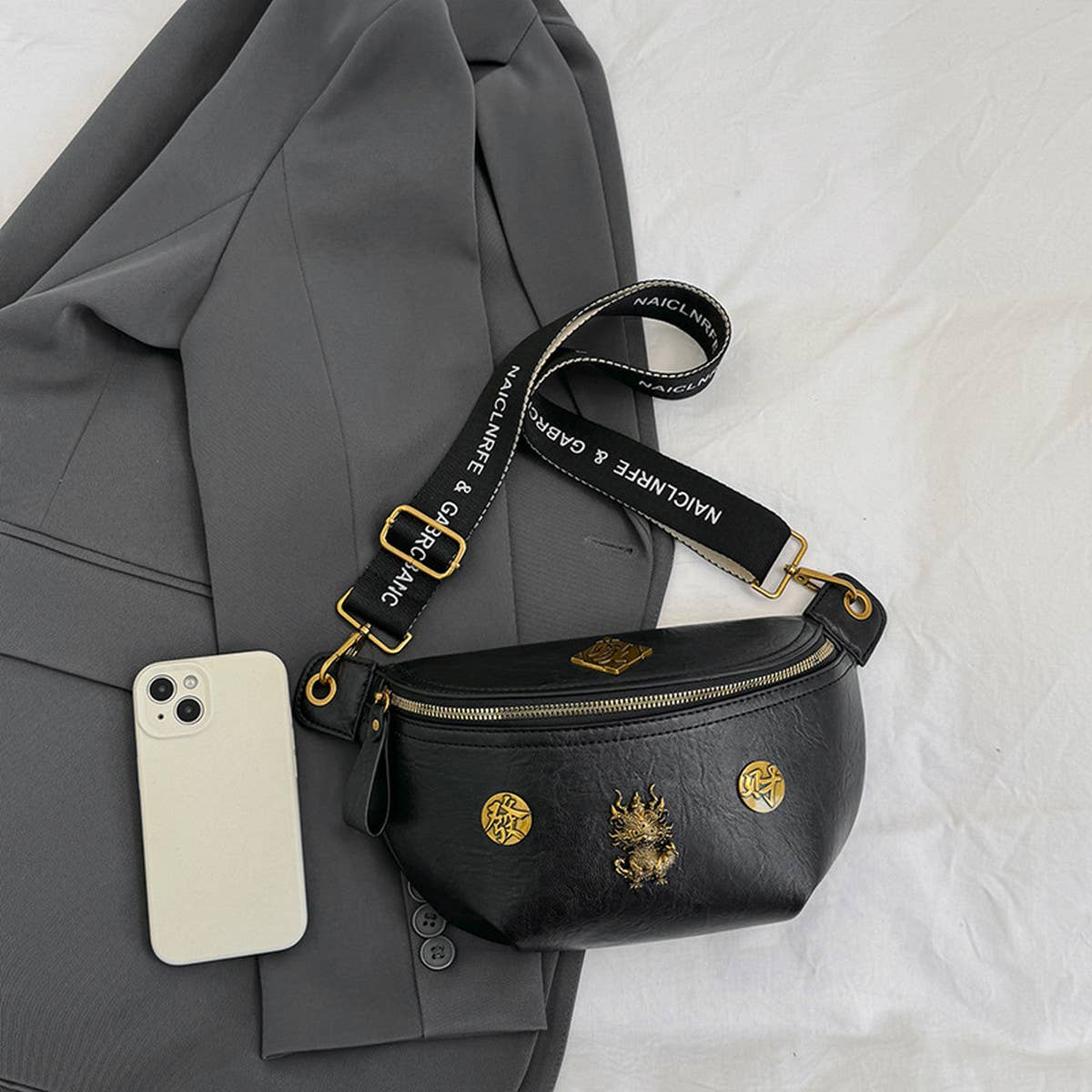 RETRO TRENDY CROSSBODY CHEST BAG_CWAB2084