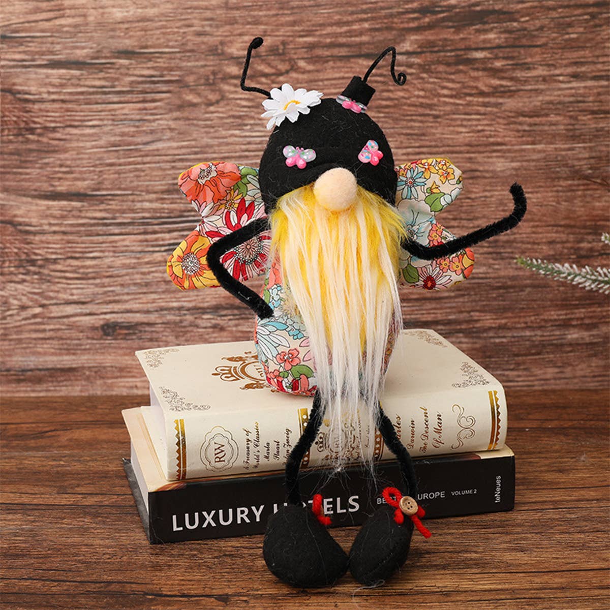 CWMM9481_BEE FESTIVAL LONG LEGS FACELESS OLD MAN DOLL