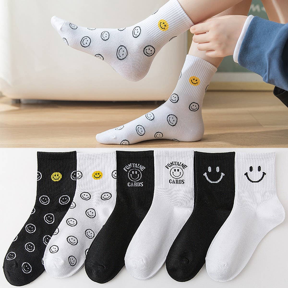 CARTOON BLACK AND WHITE SMILING FACE WOMEN'S SOCKS_CWMS1415