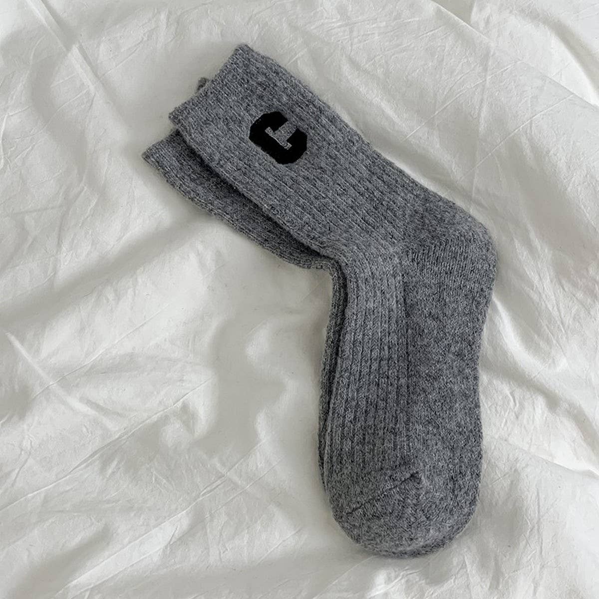 AUTUMN AND WINTER WARM LETTER C MID-TUBE SOCKS_CWMS1055