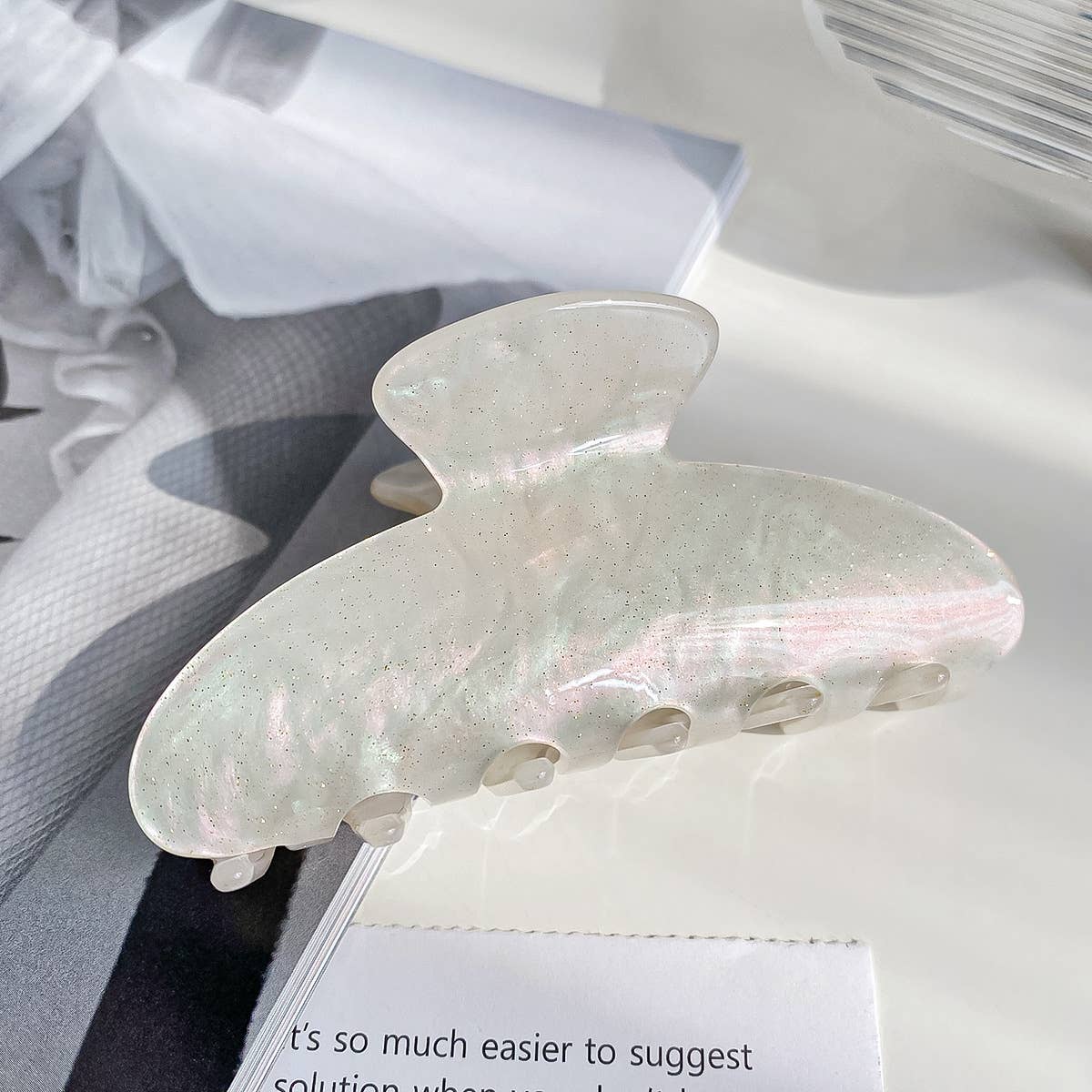 Large-size acetic acid-like jelly-colored gripper