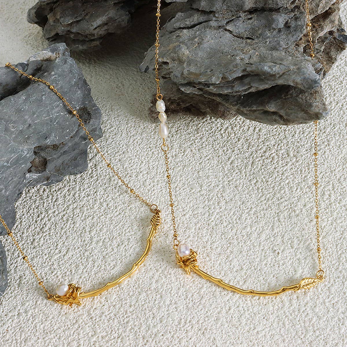 NATURAL FRESHWATER PEARL STAINLESS STEEL NECKLACE