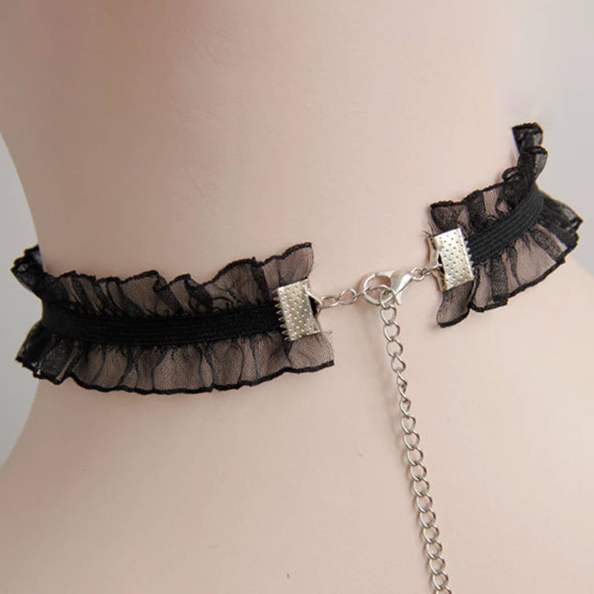 HALLOWEEN LACE ROSE PENDANT SHORT CLAVICLE CHAIN