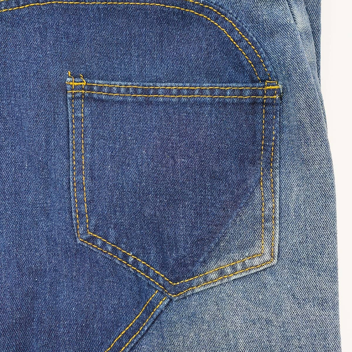 SPLICED CONTRASTING HOLLOW OUT JEANS_CWJP0189