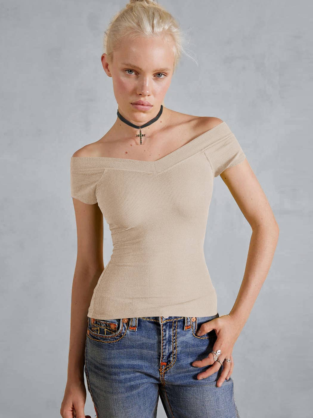 Solid-color V-neck knitted form-fitting T-shirt