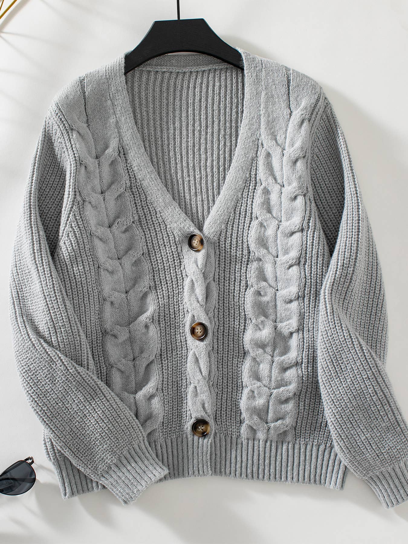 VINTAGE CRAFTY FLOWER BREASTED V-NECK CARDIGAN