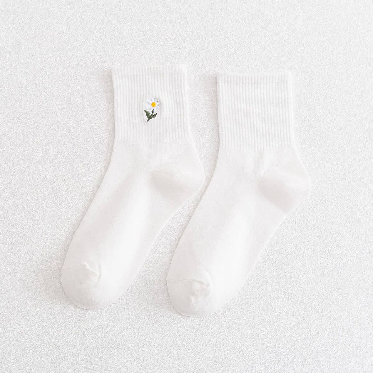 Solid Color Daisy Socks, Cotton Mid-Calf Style_CWMS088
