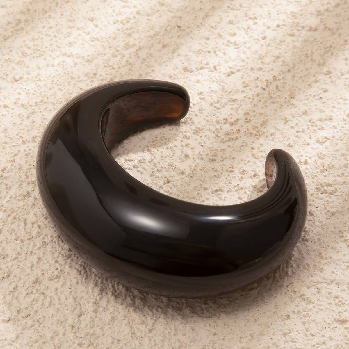 FASHIONABLE MULTI-COLOR CURVED TEXTURE BRACELET