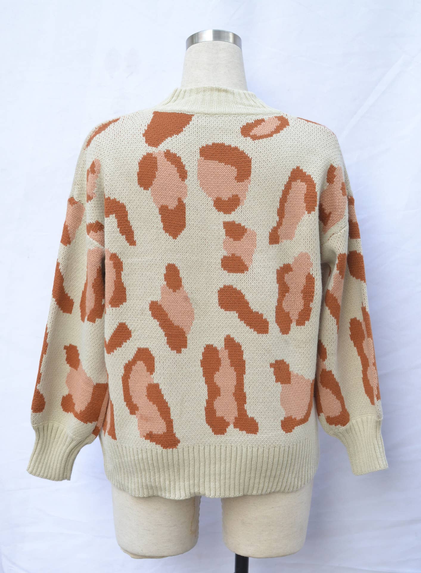 LEOPARD PRINT PULLOVER KNIT SWEATER