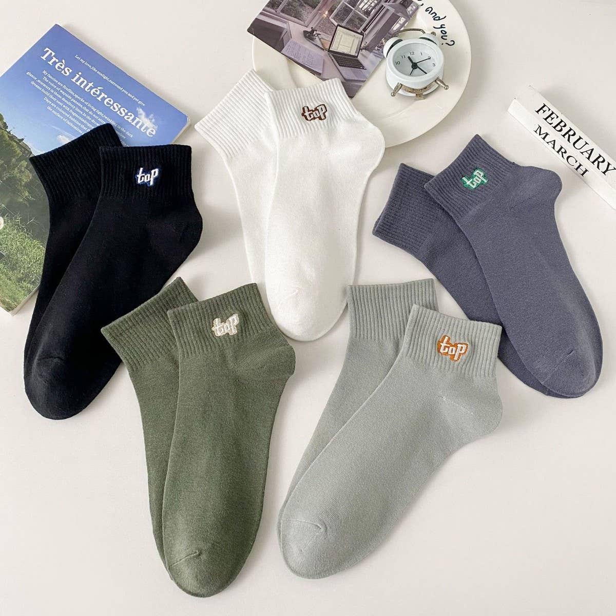 NEW EMBROIDERED SPORTS SOCKS FOR MEN