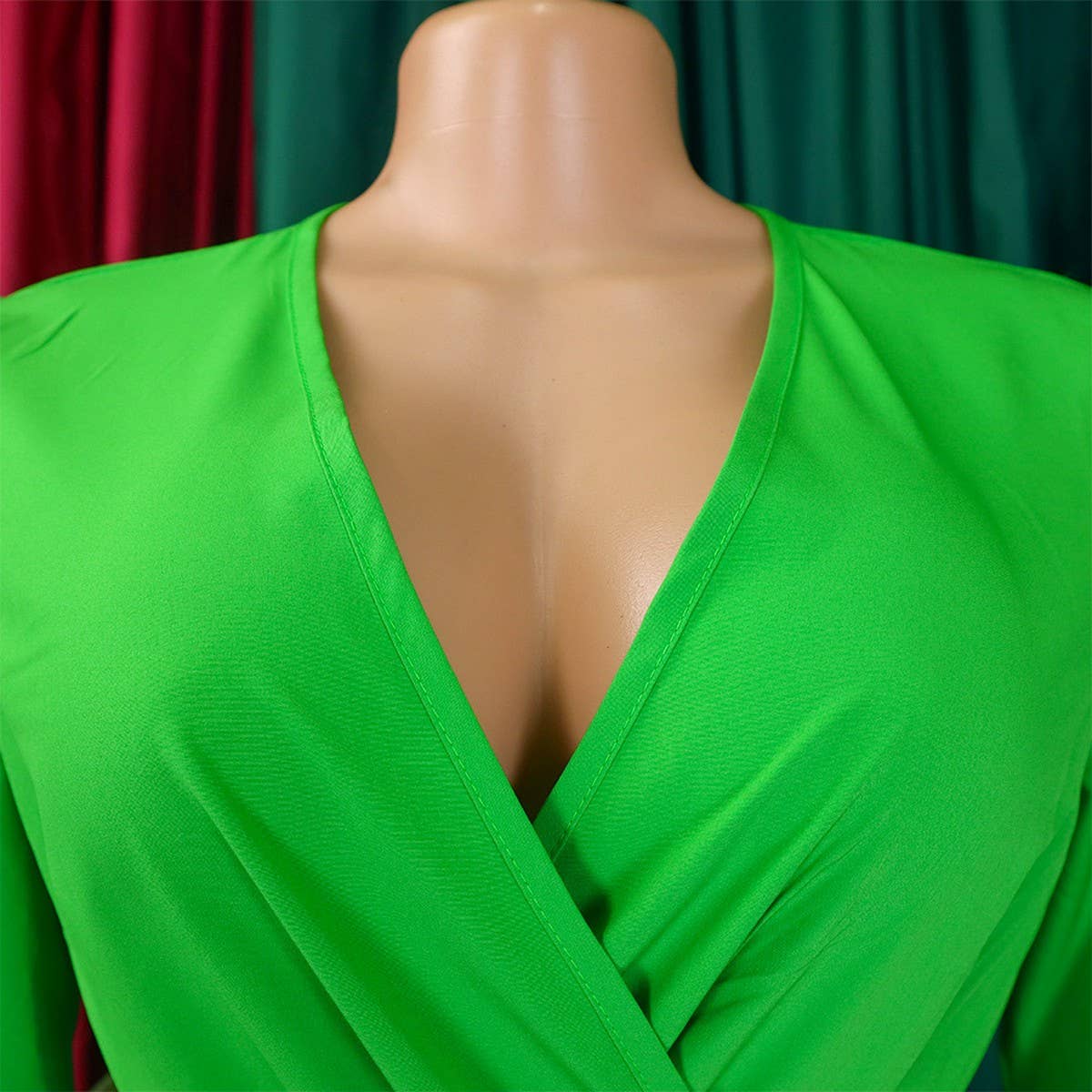 SOLID COLOR V-NECK LONG SLEEVE PLEATED SKIRT DRESS_CWDSD6145