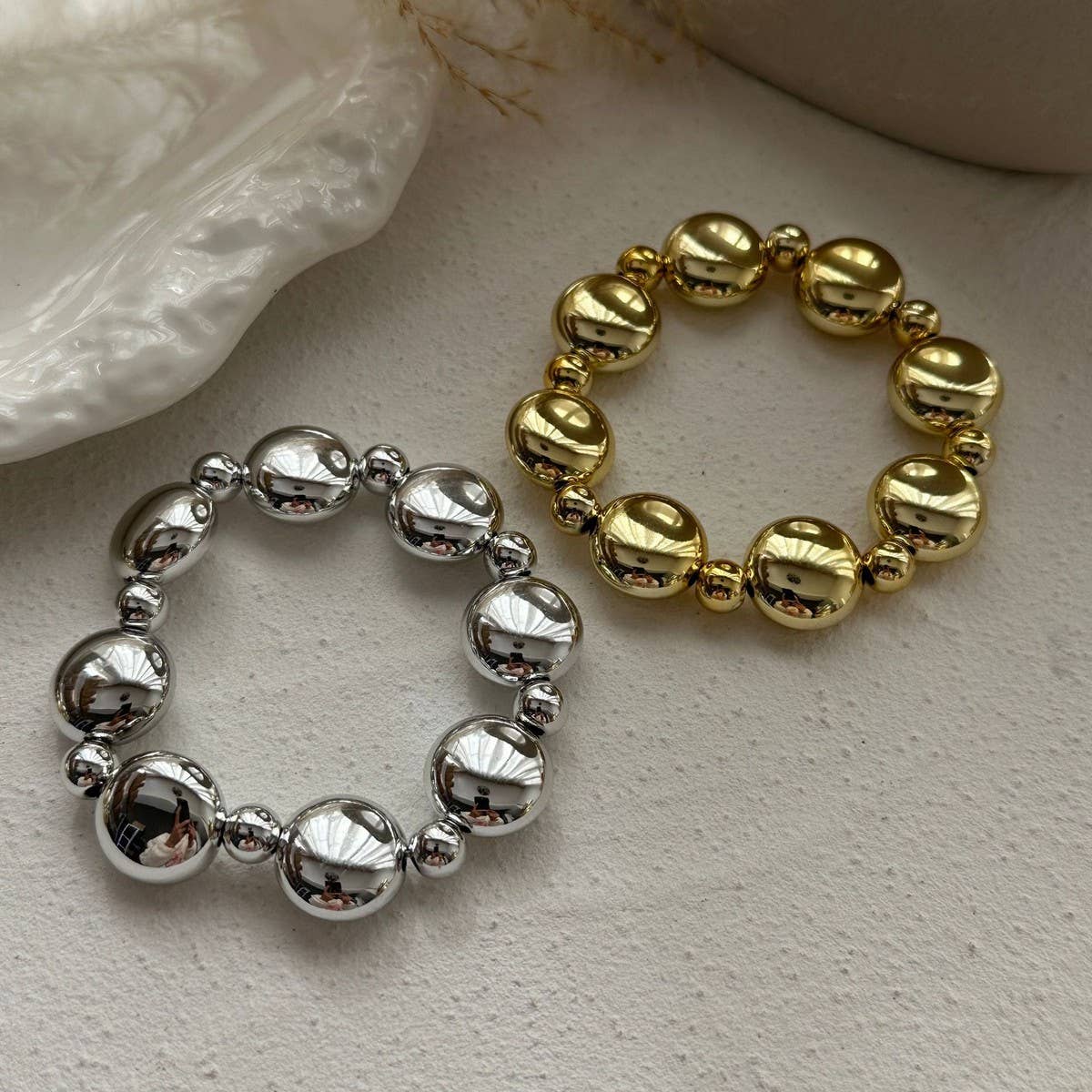 HIGH-GRADE METAL IRREGULAR GLOSSY OPEN BRACELET
