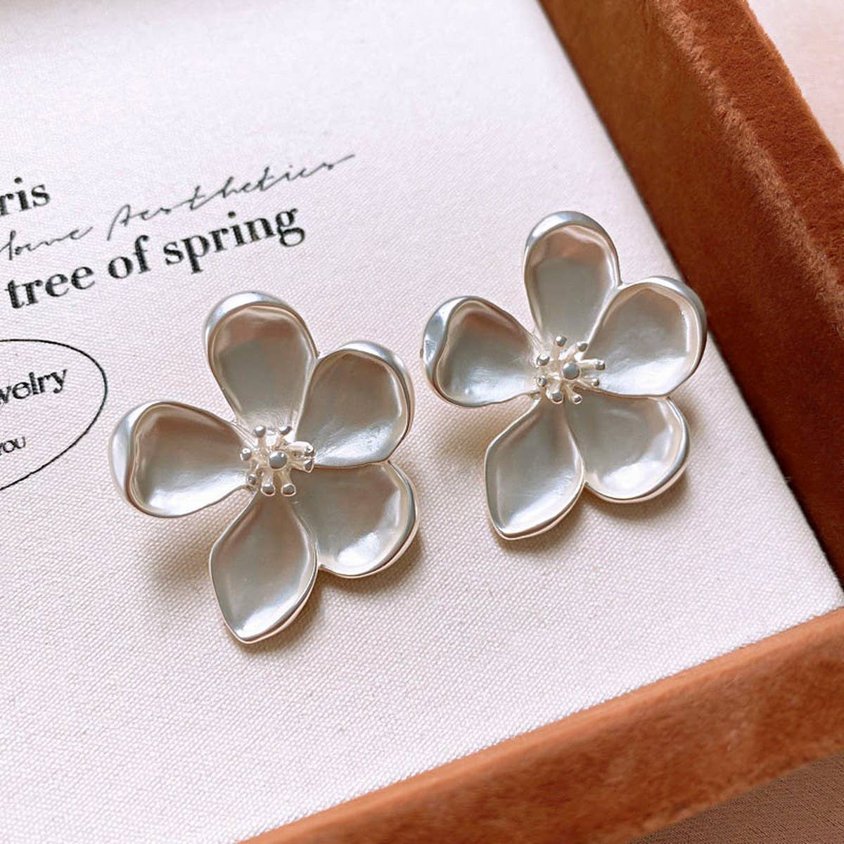 FLOWER TEMPERAMENT FASHION EARRINGS