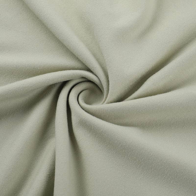 Sexy body-hugging and slimming halter dress