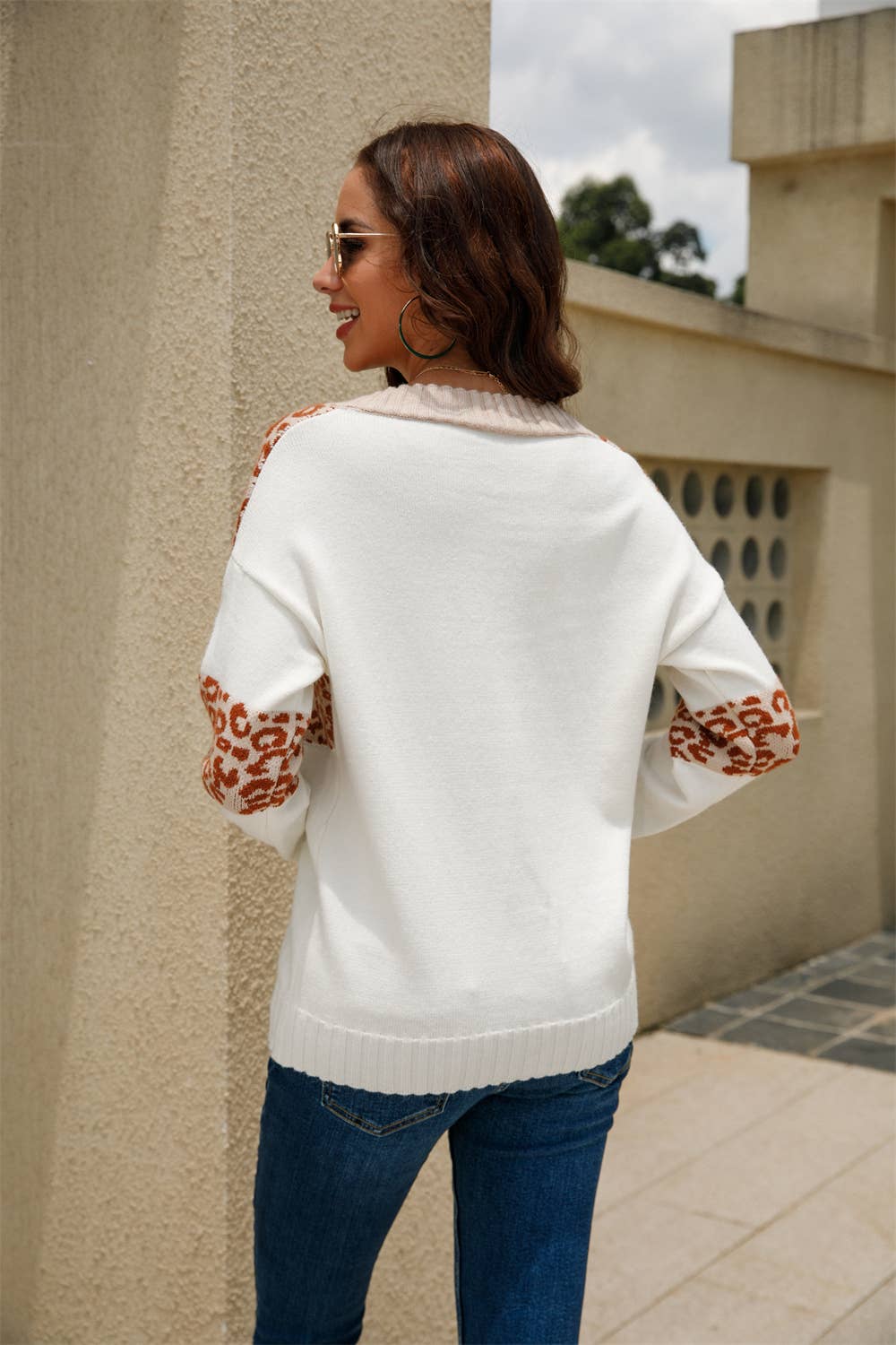 V-NECK LEOPARD PRINT SWEATER BASE SWEATER KNIT