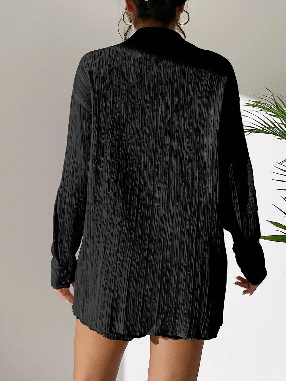 V-neck shirt long sleeve shorts casual suit