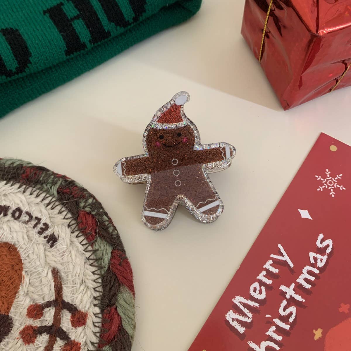 CWAHA07725_CHRISTMAS ACRYLIC SANTA REINDEER HAIR CLAW CLIP