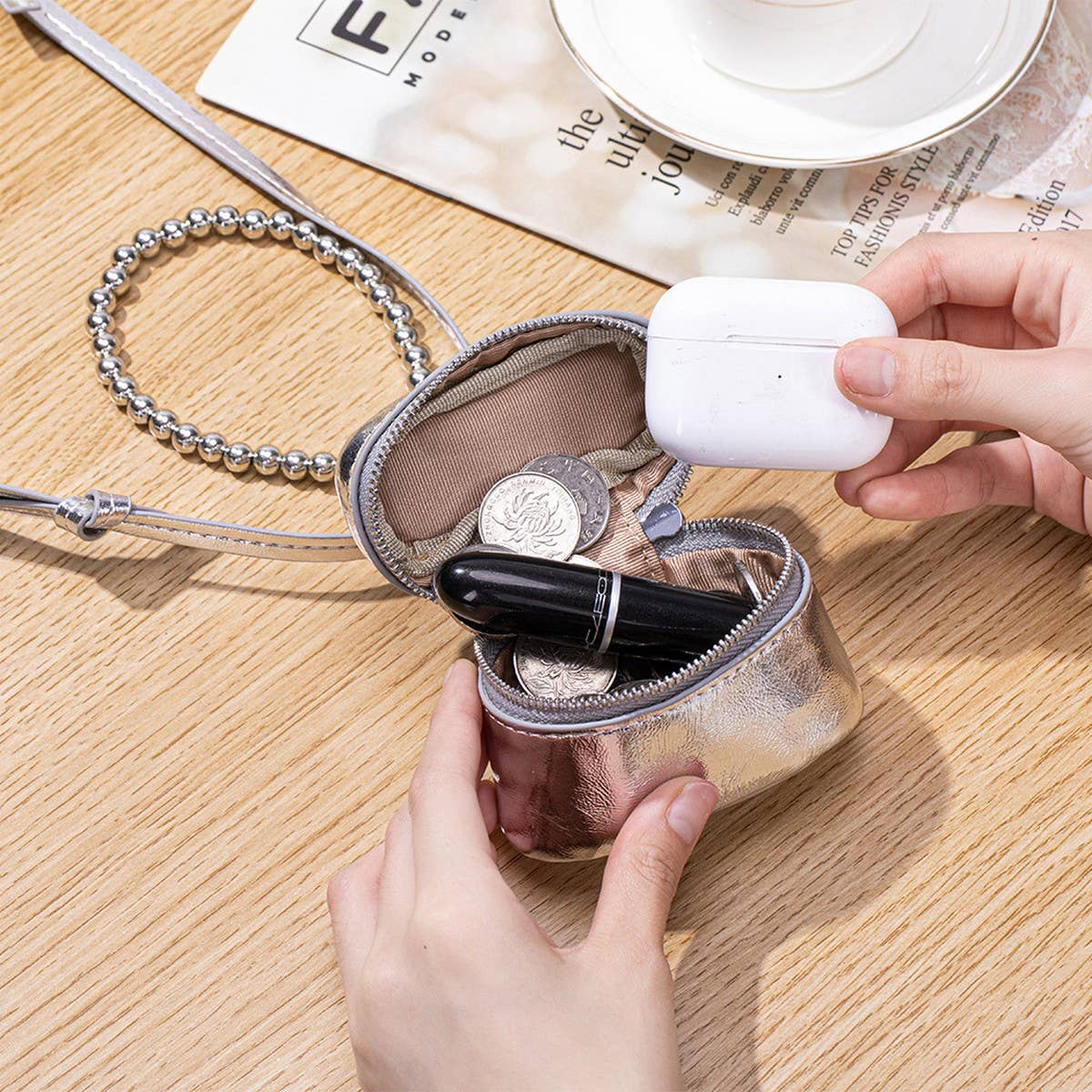 Fashion Leather Pouch ? Pearl Bracelet Design_CUAB00387