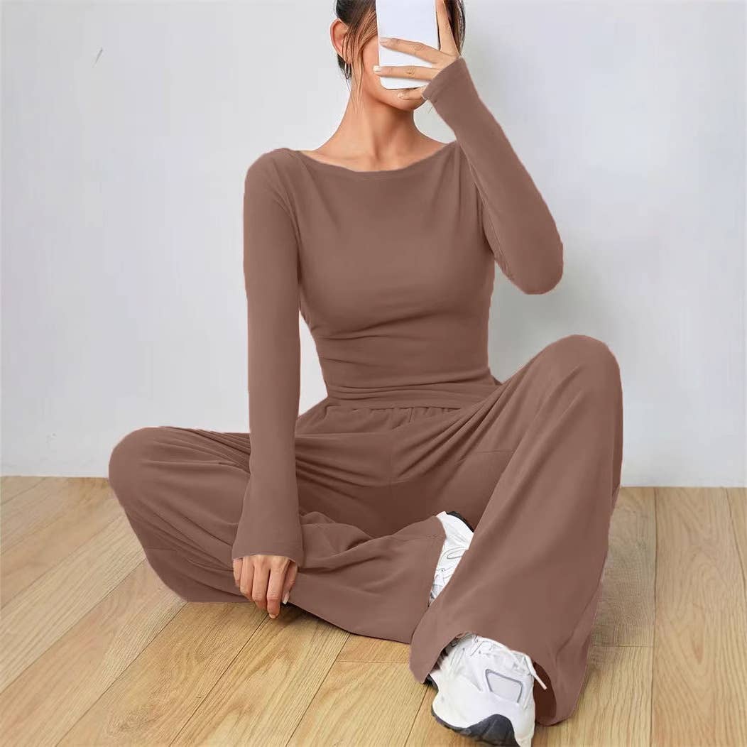 Loose-fitting top and wide-leg pants set