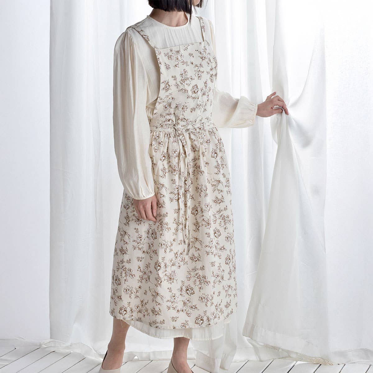 Extended Floral Print Linen Aprons with pockets_CWMM3304