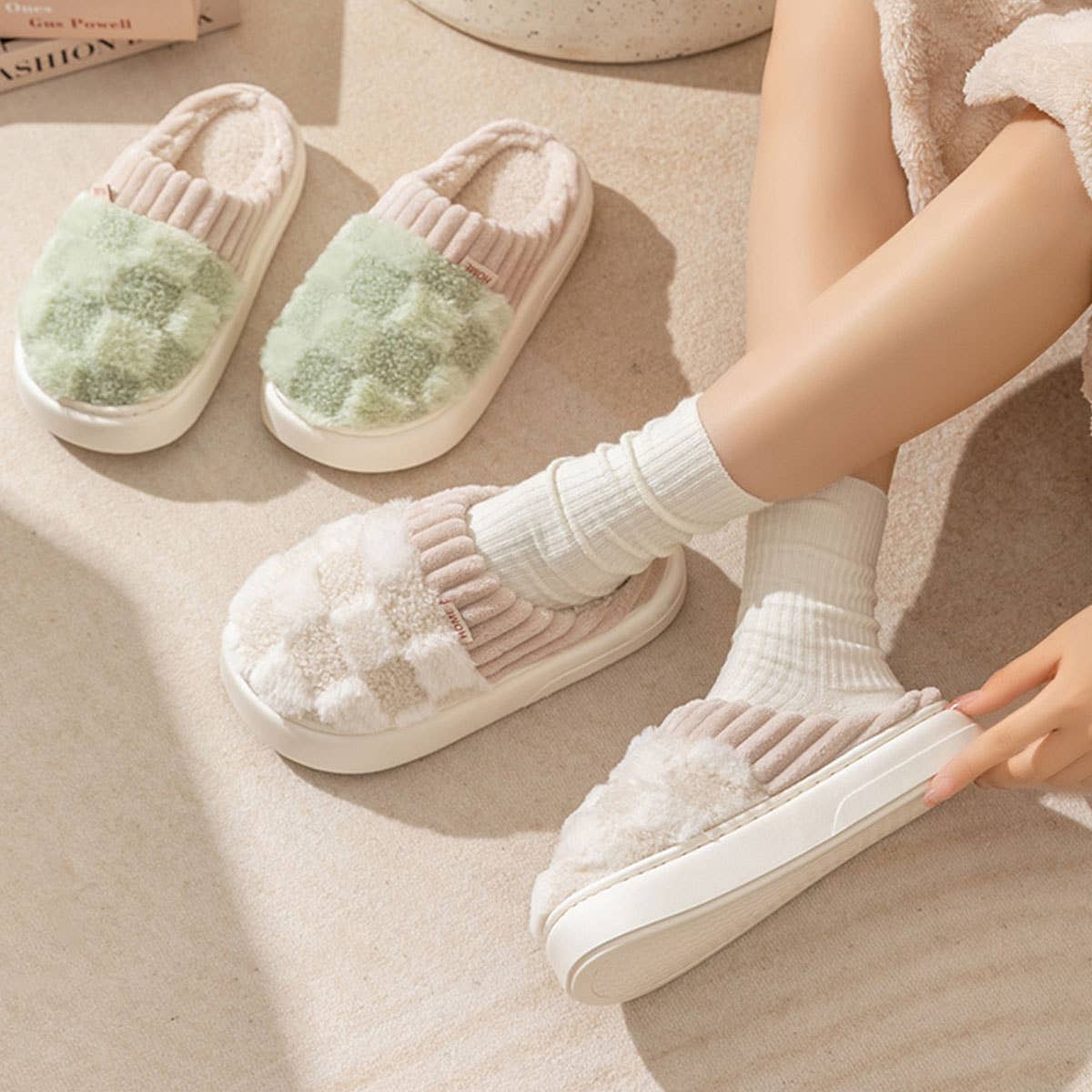 Checkered Fuzzy Warm Slippers ??Cozy & Stylish_CWSHS0270