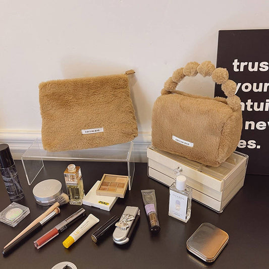 NEW PORTABLE LARGE CAPACITY PLUSH COSMETIC BAG_CWAB4426