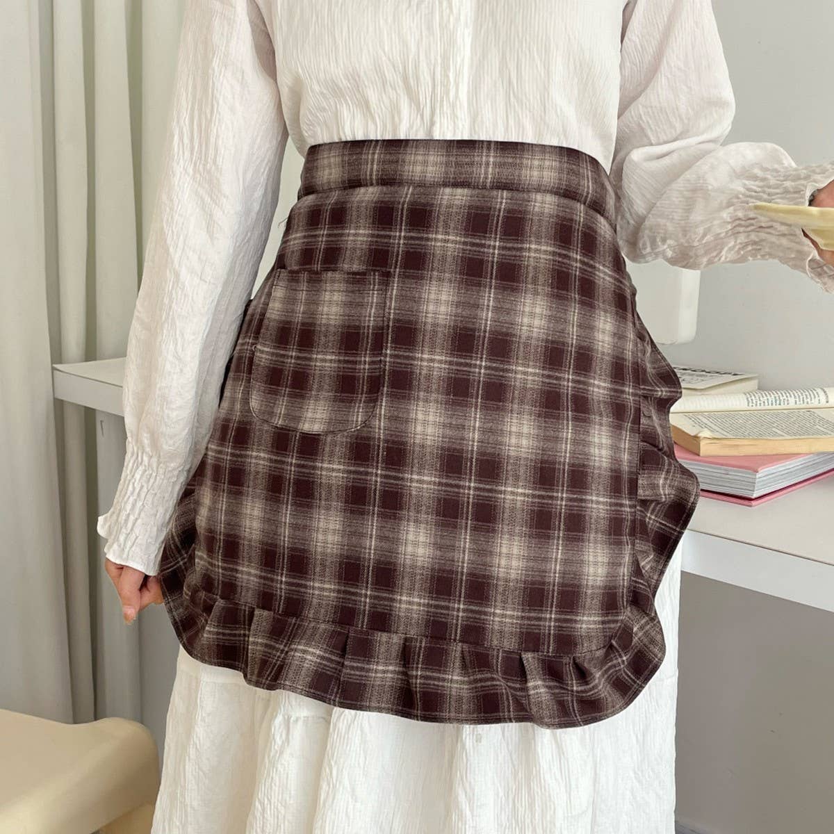 HALF-BODY FALLEN LEAVES PLAID APRON