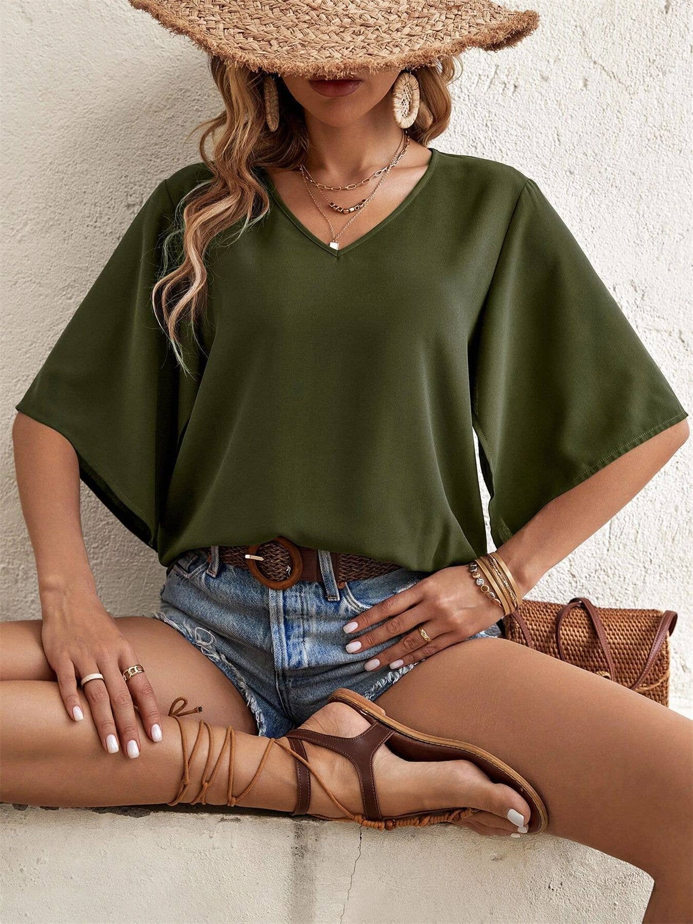 Fashionable solid-color V-neck bat-sleeve top