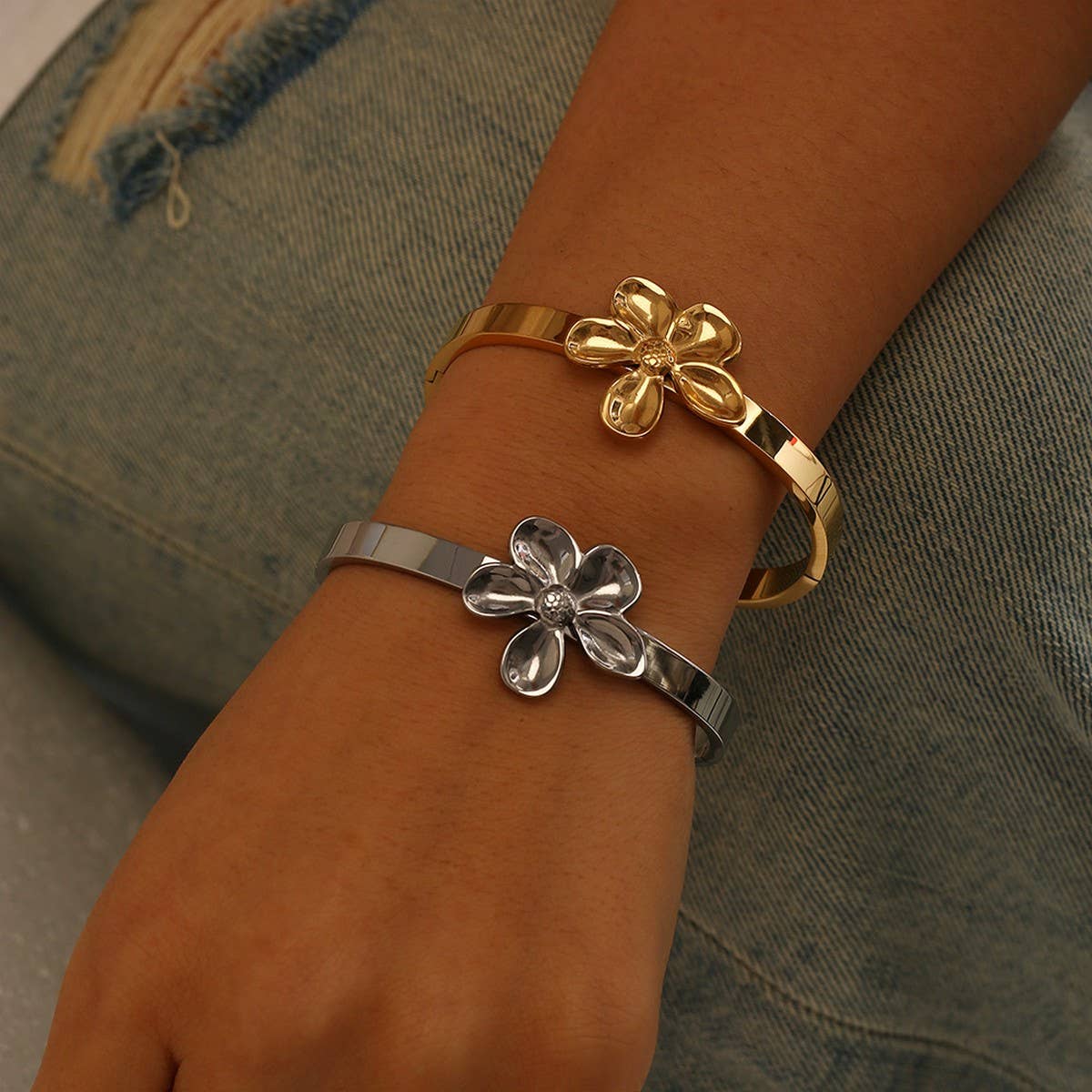 Creative Flower Bracelet in Stainless Titanium