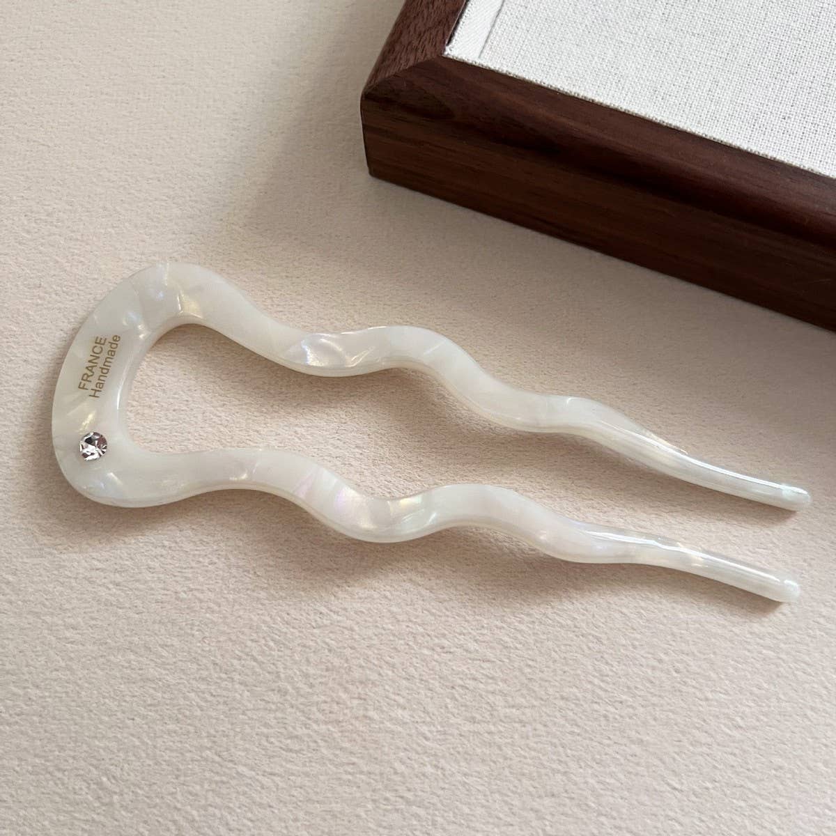 NICHE HIGH-END WAVY RETRO HAIRPIN_CWAHA2694