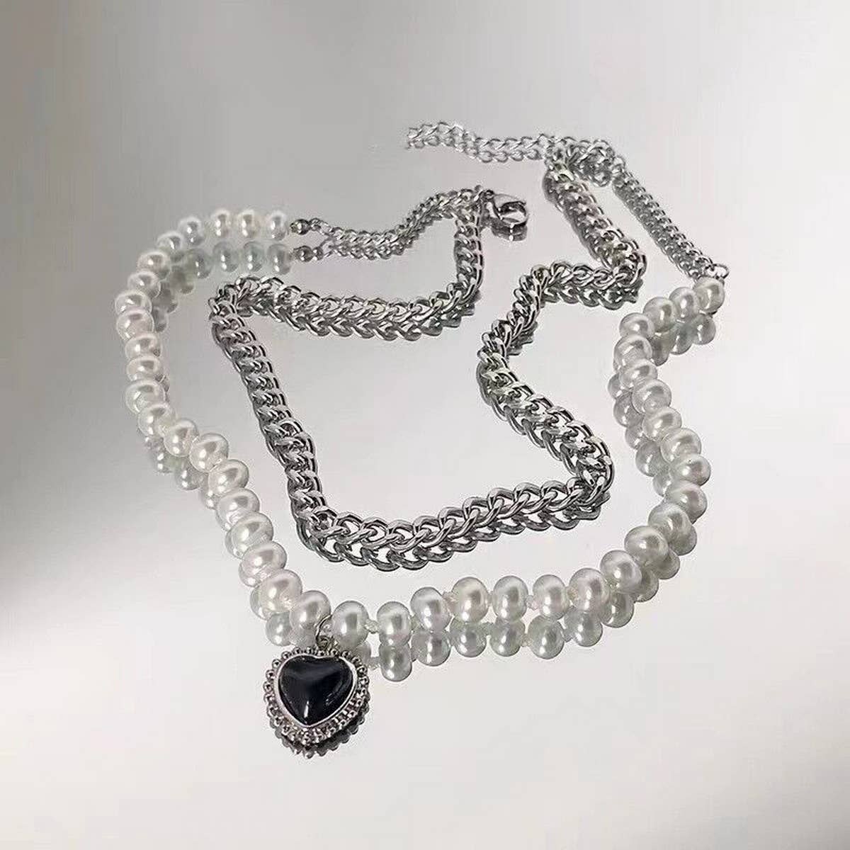 TEMPERAMENT EXAGGERATED HEART PENDANT NECKLACE