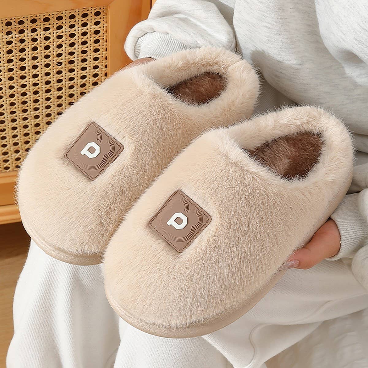 MINIMALIST WARM COMFY FLUFFY BEDROOM SLIPPERS