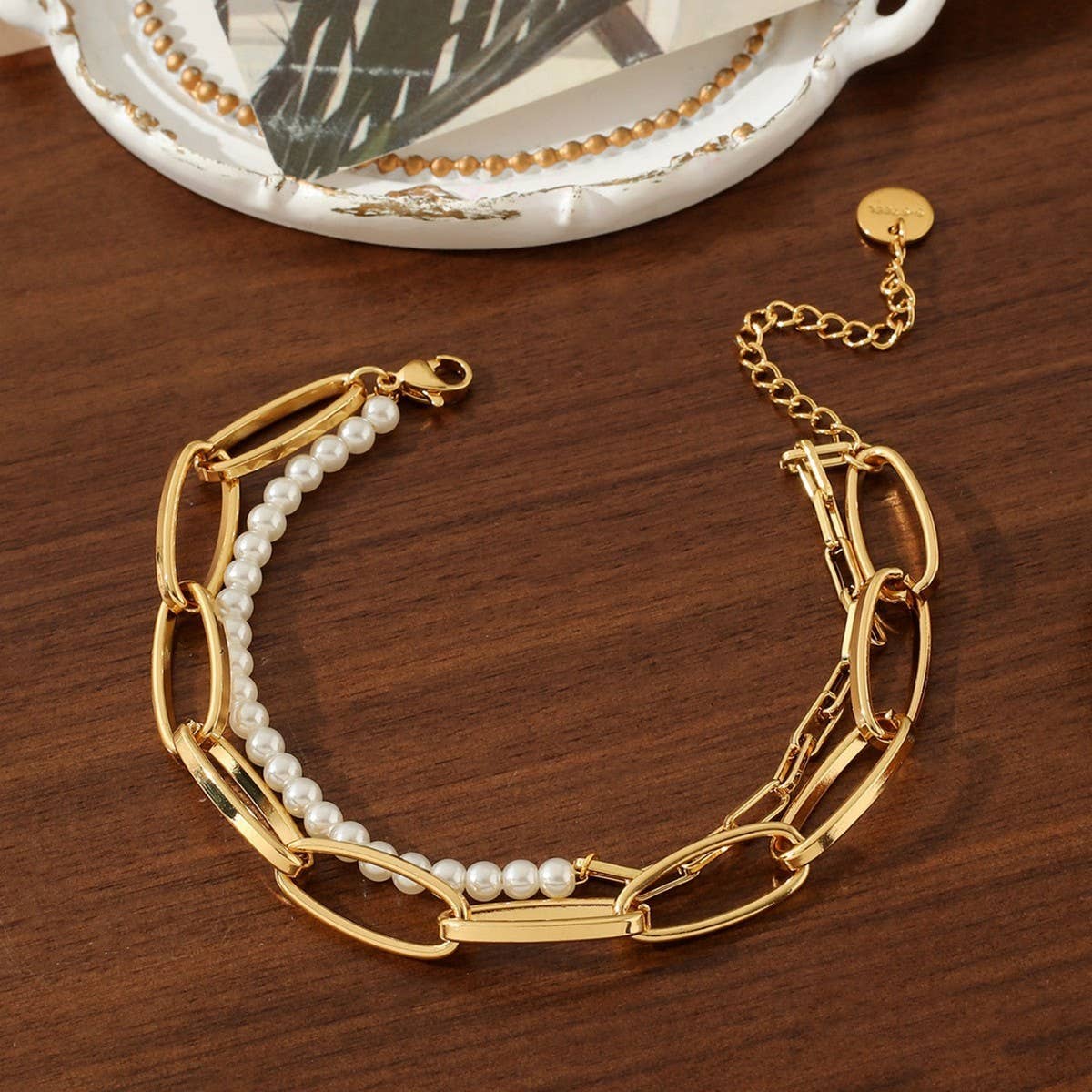 MULTI-LAYER VINTAGE CHAIN PEARL BRACELET