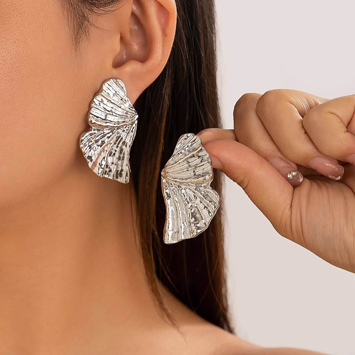 FASHIONABLE PUNK METAL STYLE GOLD EARRINGS