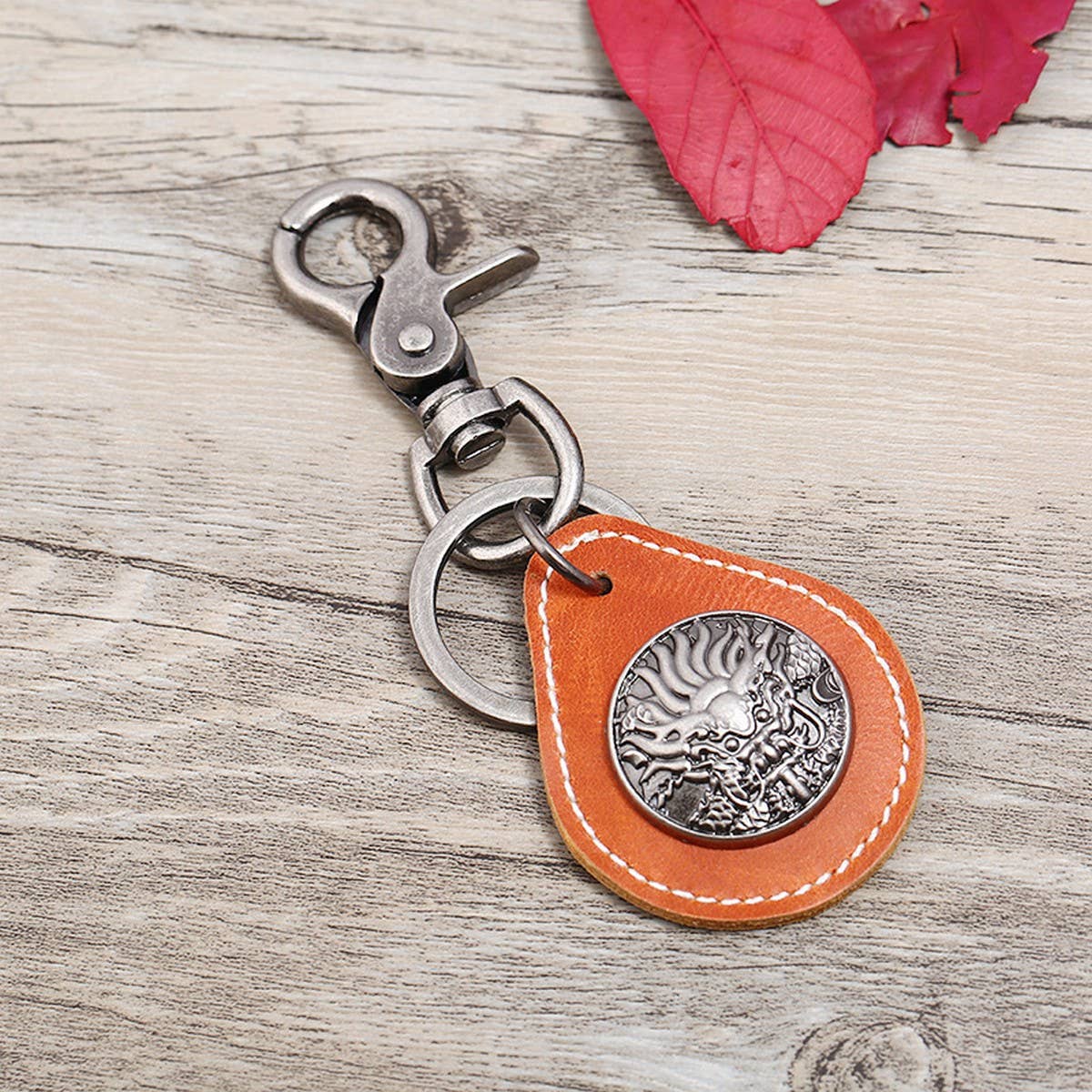 CREATIVE MEN'S ALLOY COWHIDE KEYCHAIN