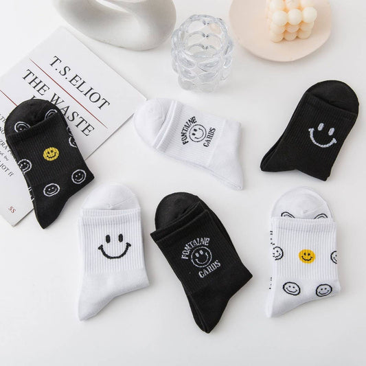 CARTOON BLACK AND WHITE SMILING FACE WOMEN'S SOCKS_CWMS1415