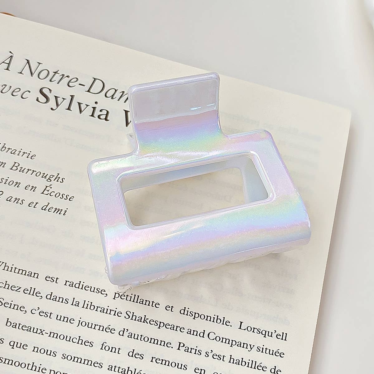 Pearlescent iridescent mermaid princess gripper