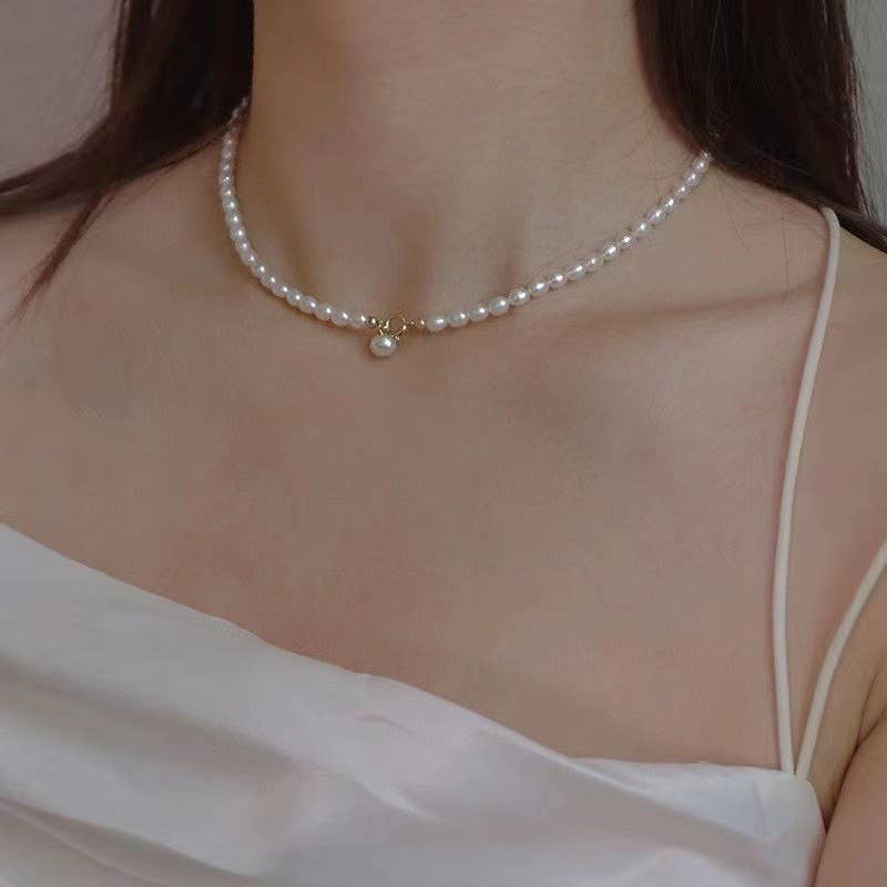 Fashionable Bahak freshwater pearl necklace