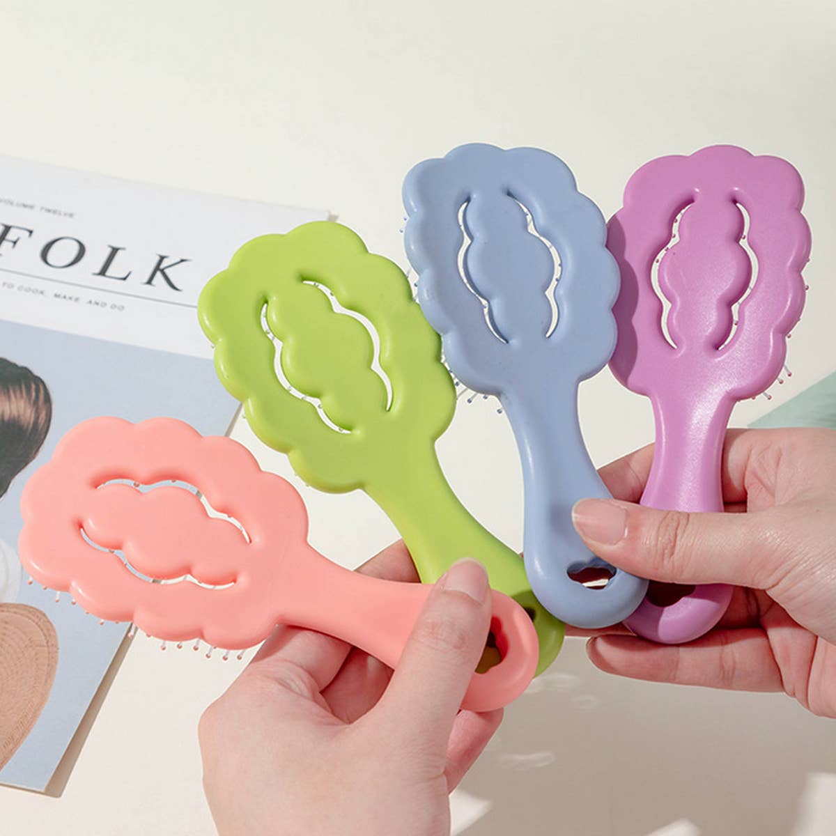 CUTE CARTOON CLOUD MINI MASSAGE COMB