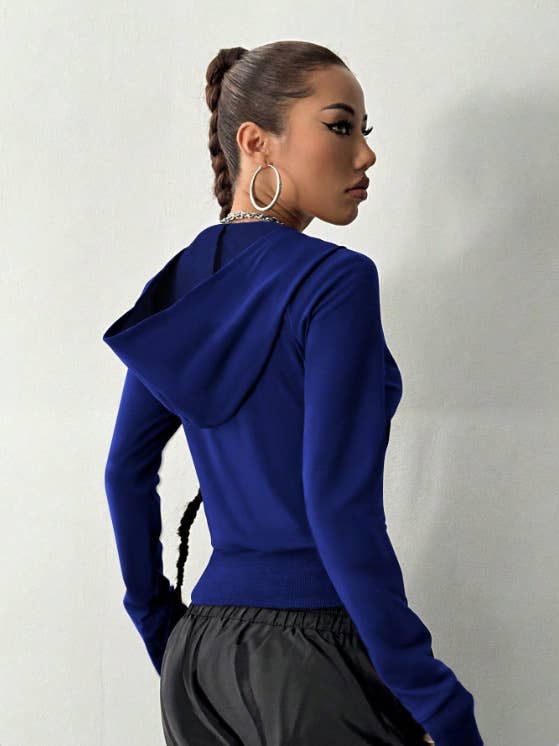 Simple form-fitting base printed sweatshirt