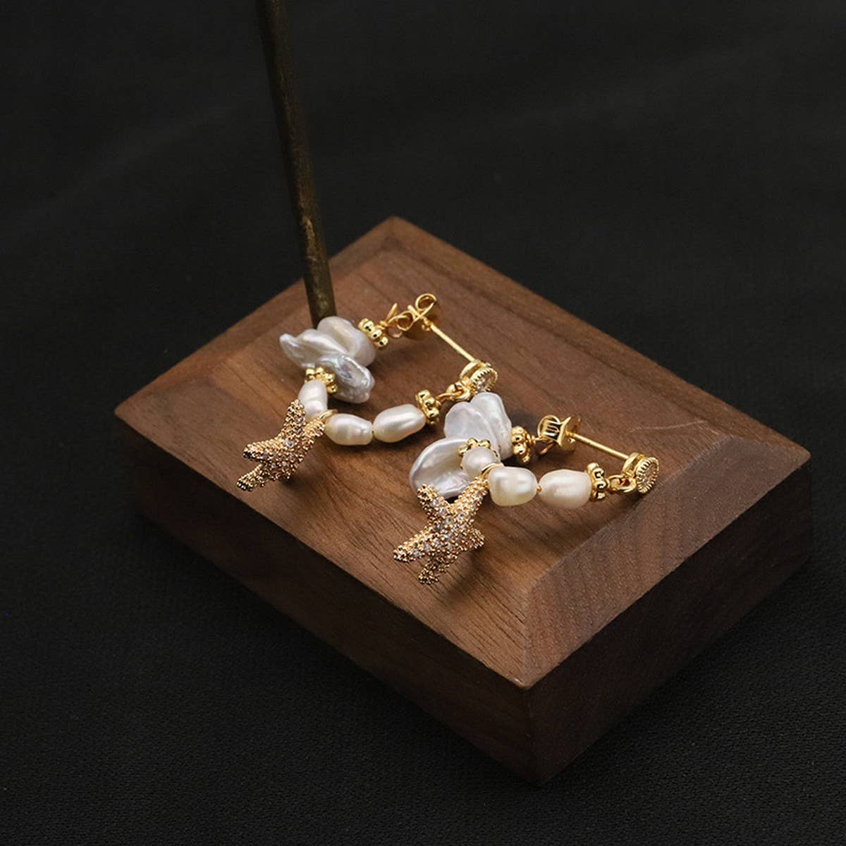 NEW HIGH-END RETRO FASHION PEARL EARRINGS