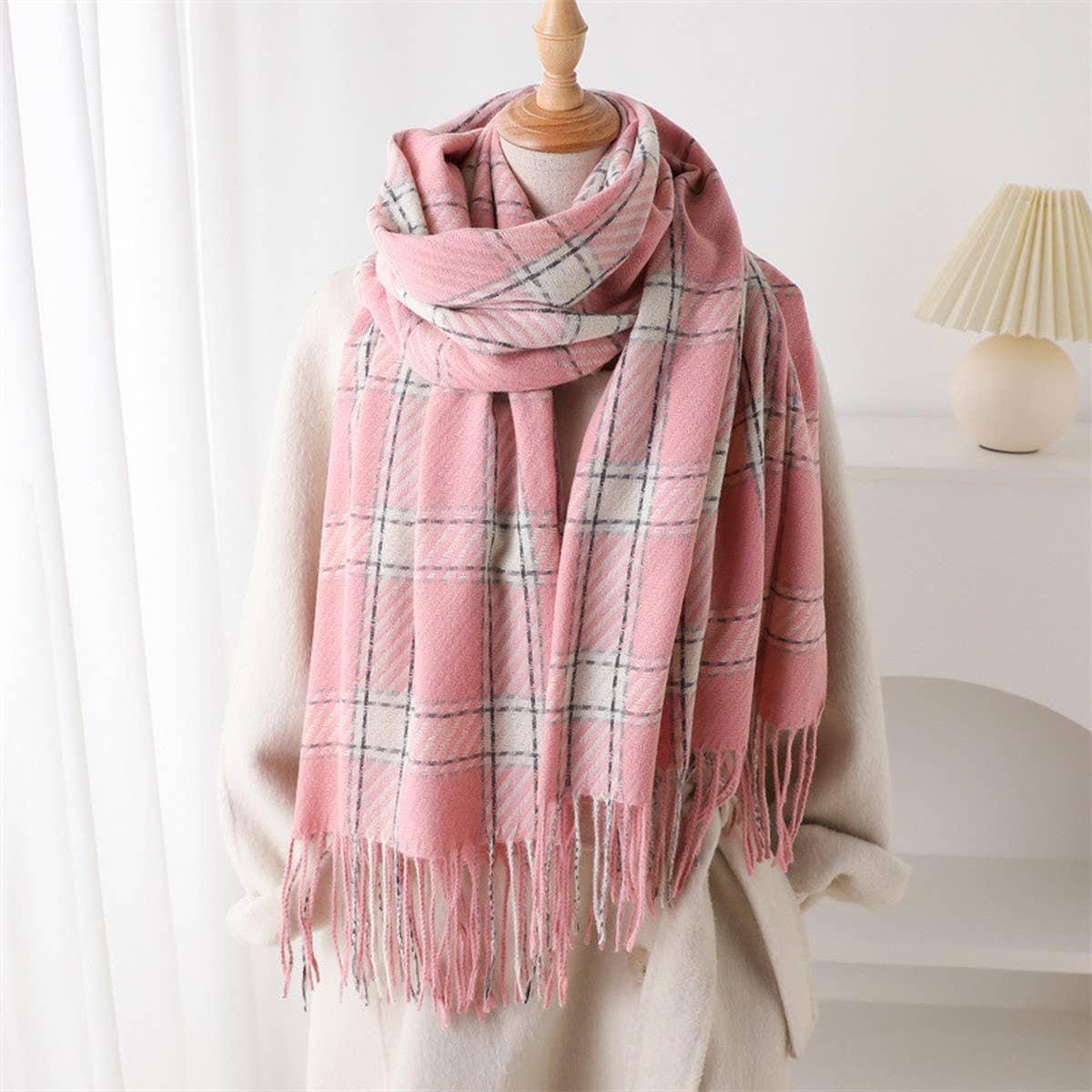 Aesthetic Plaid Fringe Scarf for Fall Winter_CWASC2767