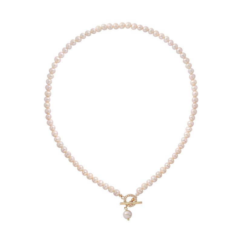 Simple and natural freshwater pearl necklace