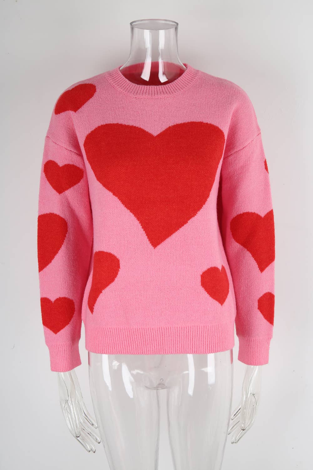 Fashionable heart-shaped color-blocking sweater