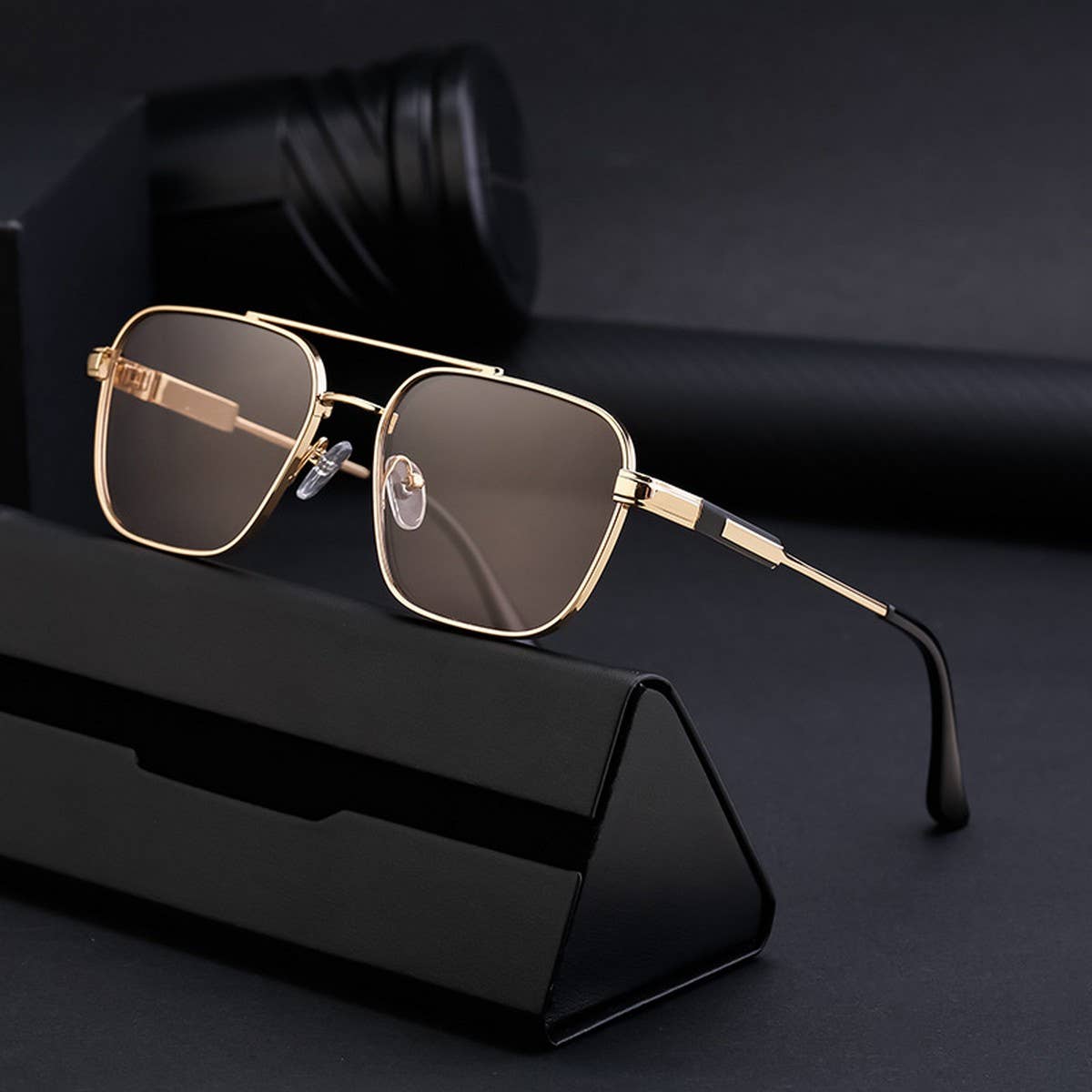 FASHIONABLE SQUARE FRAME SUN PROTECTION SUNGLASSES
